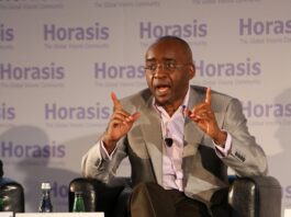 Strive Masiyiwa, Chairman, Econet Wireless, South Africa, making a point on globalization. Template:Horasis 2017, Cascai
